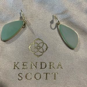 KENDRA SCOTT Mckenna Drop Earring